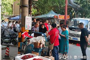 ?♂️勇记：保罗复出后会跟水花组成终结阵容 防守会是大问题